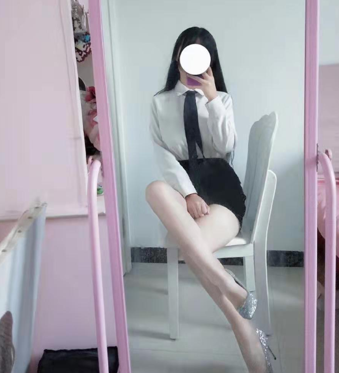 白嫩大学兼职，水多听话